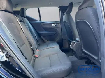 VOLVO XC40 Momentum Core 2WD Navi Digitales Cockpit So
