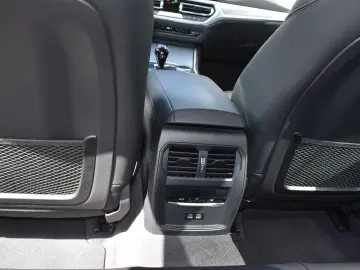 BMW 320i Limousine Sport Line HiFi DAB WLAN GSD AHK