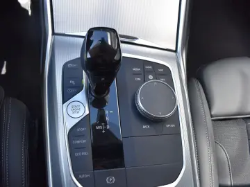 BMW 320i Limousine Sport Line HiFi DAB WLAN GSD AHK