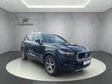 VOLVO XC40 Momentum Pro 2WD LED PDC