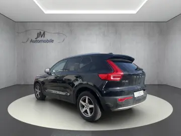 VOLVO XC40 Momentum Pro 2WD LED PDC