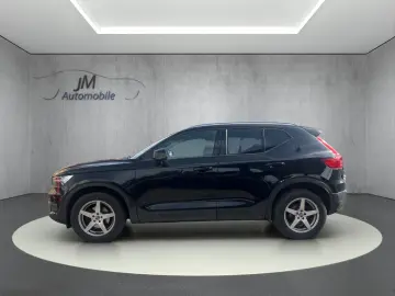 VOLVO XC40 Momentum Pro 2WD LED PDC