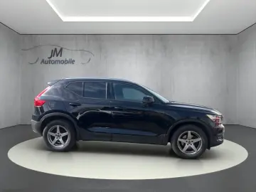 VOLVO XC40 Momentum Pro 2WD LED PDC