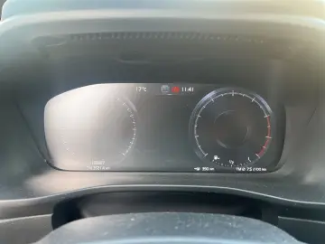 VOLVO XC40 Momentum Pro 2WD LED PDC