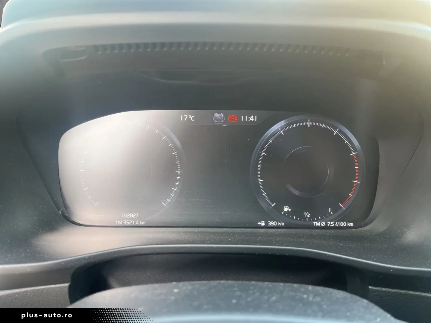 VOLVO XC40 2020 — imagine 11