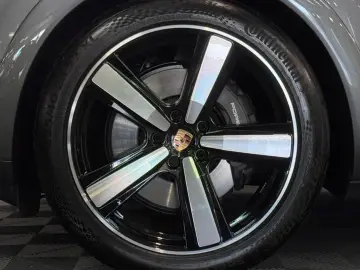 PORSCHE Cayenne E-Hybrid  PASM PANO AHK