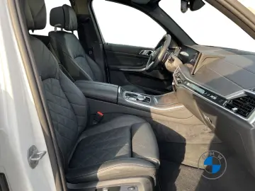 BMW X5 xDrive50e M Sport 21  AHK Pano Softclose H&K