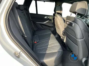 BMW X5 xDrive50e M Sport 21  AHK Pano Softclose H&K