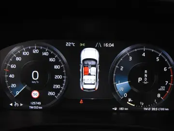 VOLVO XC40 T2 Momentum  1.Hand Navi Park ass.