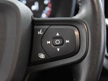 VOLVO XC40 T2 Momentum  1.Hand Navi Park ass.