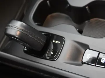 VOLVO XC40 T2 Momentum  1.Hand Navi Park ass.