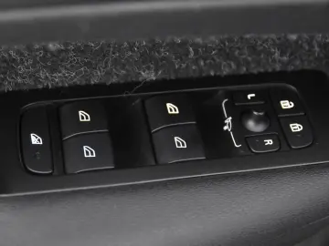 VOLVO XC40 T2 Momentum  1.Hand Navi Park ass.