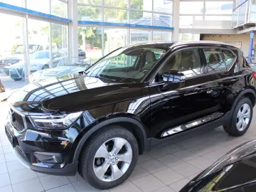 VOLVO XC 40 T2 Momentum Pro 2WD