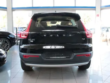 VOLVO XC 40 T2 Momentum Pro 2WD