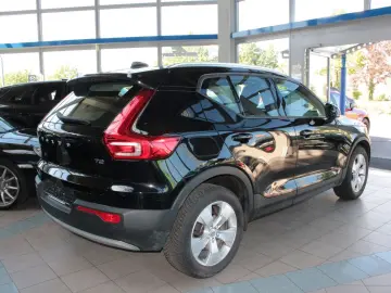 VOLVO XC 40 T2 Momentum Pro 2WD