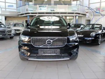 VOLVO XC 40 T2 Momentum Pro 2WD