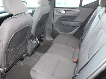 VOLVO XC 40 T2 Momentum Pro 2WD