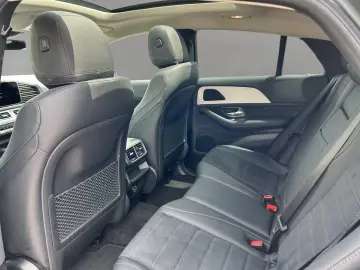 MERCEDES-BENZ GLE300d Cpé AMG Pano DISTRO Trittbrett…