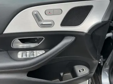 MERCEDES-BENZ GLE300d Cpé AMG Pano DISTRO Trittbrett…