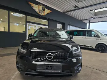 VOLVO XC40 R-Design Expression Recharge Plug-In Hybrid