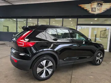 VOLVO XC40 R-Design Expression Recharge Plug-In Hybrid
