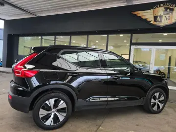 VOLVO XC40 R-Design Expression Recharge Plug-In Hybrid