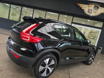 VOLVO XC40 R-Design Expression Recharge Plug-In Hybrid