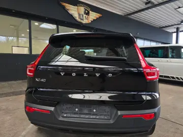 VOLVO XC40 R-Design Expression Recharge Plug-In Hybrid