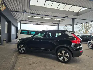 VOLVO XC40 R-Design Expression Recharge Plug-In Hybrid