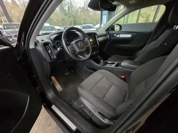 VOLVO XC40 R-Design Expression Recharge Plug-In Hybrid