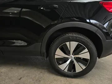 VOLVO XC40 R-Design Expression Recharge Plug-In Hybrid