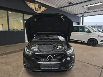 VOLVO XC40 R-Design Expression Recharge Plug-In Hybrid