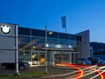 BMW 318i Limo  WENIG KM NAVI.PARKASSIST