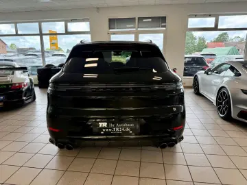 PORSCHE Cayenne GTS PTS-Farbe CarbonDesign HUD Burmester
