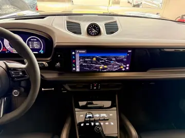 PORSCHE Cayenne GTS PTS-Farbe CarbonDesign HUD Burmester