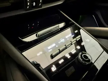 PORSCHE Cayenne GTS PTS-Farbe CarbonDesign HUD Burmester