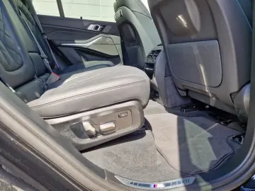 BMW X5 xDrive30d M Sport Pro 7-Sitzer AHK Pano Inno