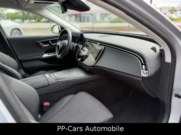 MERCEDES-BENZ E 200 4MATIC Advanced  DigitalLight 36…