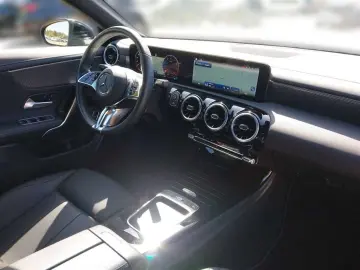 MERCEDES-BENZ CLA 180 Progressive Line Advanced MHEV DCT