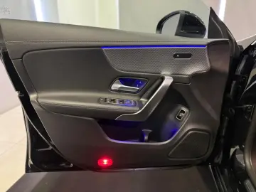 MERCEDES-BENZ CLA 180 7G PROGRESSIV KAMERA LED WIDE AMBIENTE