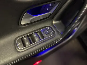 MERCEDES-BENZ CLA 180 7G PROGRESSIV KAMERA LED WIDE AMBIENTE