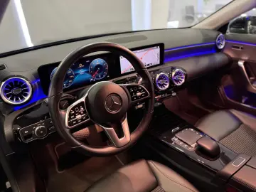 MERCEDES-BENZ CLA 180 7G PROGRESSIV KAMERA LED WIDE AMBIENTE