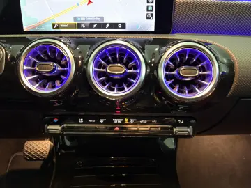 MERCEDES-BENZ CLA 180 7G PROGRESSIV KAMERA LED WIDE AMBIENTE