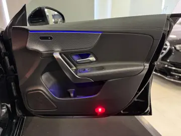 MERCEDES-BENZ CLA 180 7G PROGRESSIV KAMERA LED WIDE AMBIENTE