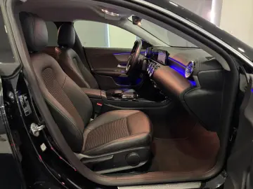 MERCEDES-BENZ CLA 180 7G PROGRESSIV KAMERA LED WIDE AMBIENTE