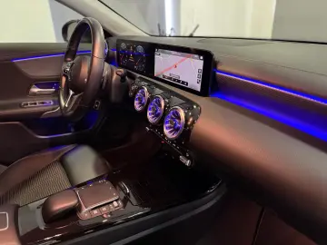 MERCEDES-BENZ CLA 180 7G PROGRESSIV KAMERA LED WIDE AMBIENTE
