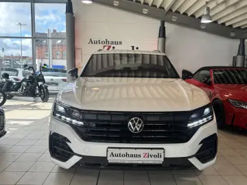 VW Touareg R-Line Pano IQ LIGHT Exterieur Black Sty