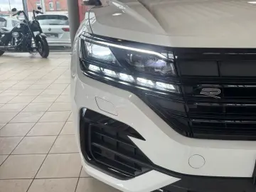 VW Touareg R-Line Pano IQ LIGHT Exterieur Black Sty
