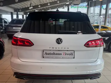 VW Touareg R-Line Pano IQ LIGHT Exterieur Black Sty