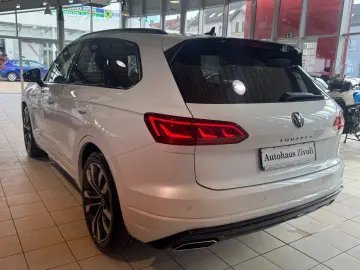 VW Touareg R-Line Pano IQ LIGHT Exterieur Black Sty